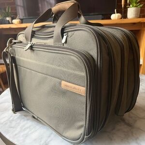 Briggs & Riley Baseline Expandable Cabin Bag